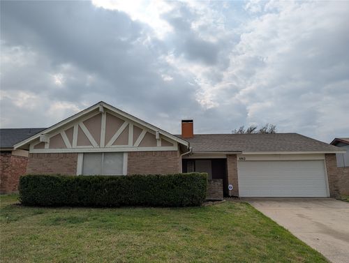 6912 Westglen Dr, Fort Worth, TX, 76133-6414 | Card Image