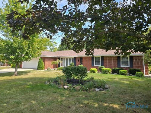 19 Westwood Dr, Fremont, OH, 43420-9637 | Card Image