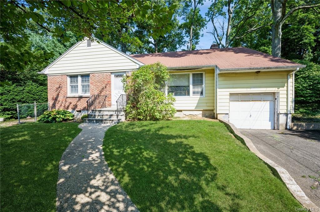 Seton Dr, New Rochelle, NY 10804