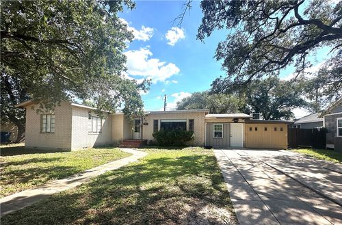 922 Main St, Sinton, TX, 78387-2735 | Card Image