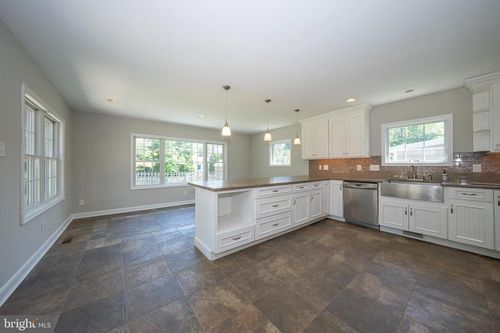 222 Rodney Cir, BRYN MAWR, PA, 19010-3730 | Card Image