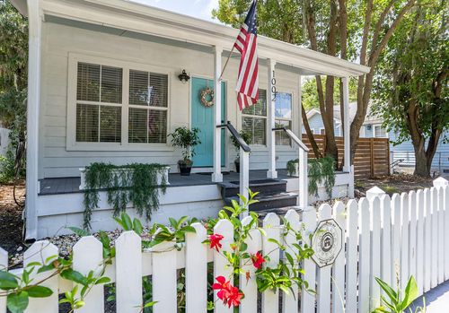 1002 Wilmington St, Beaufort, SC, 29902-4571 | Card Image
