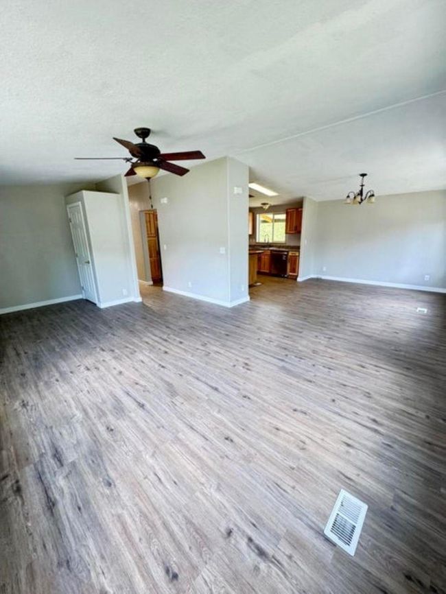 106 B B South Ave, House other with 3 bedrooms, 2 bathrooms and null parking in Metaline Falls WA | Image 6