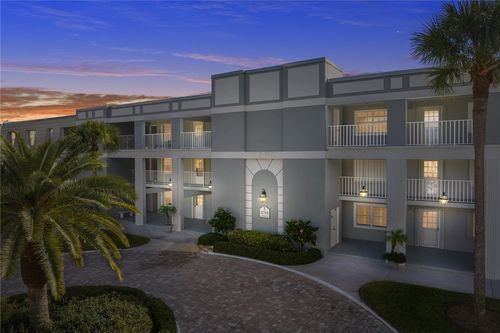 47e-2743 Ocean Dr, Vero Beach, FL, 32963-5701 | Card Image