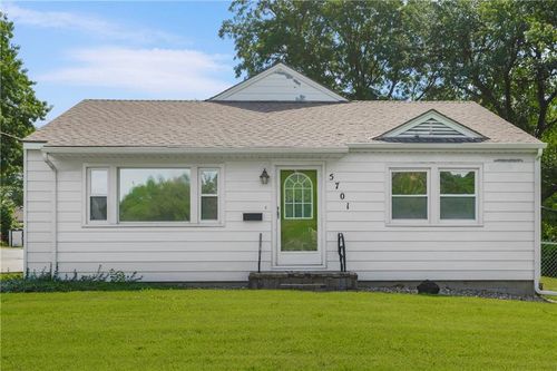 5701 Russell St, Mission, KS, 66202-2628 | Card Image