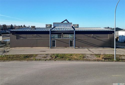 1525 5th Ave E, Prince Albert, SK, S6V7Z5 | Card Image