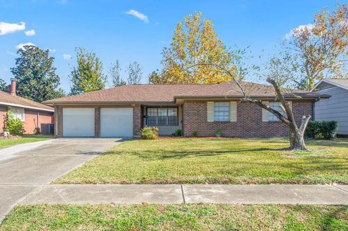 821 Mark St, Deer Park, TX, 77536-2820 | Card Image