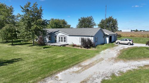 9131 Us Highway 24, Wolcott, IN, 47995-8270 | Card Image