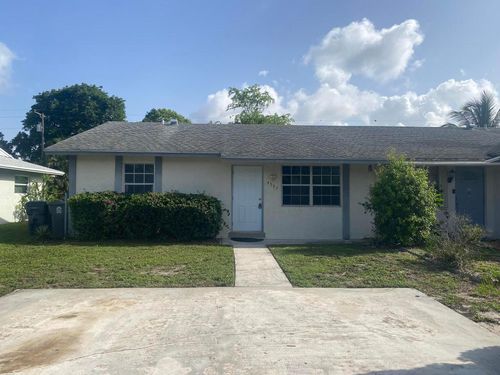 4597 Arthur St, Palm Beach Gardens, FL, 33418-5733 | Card Image
