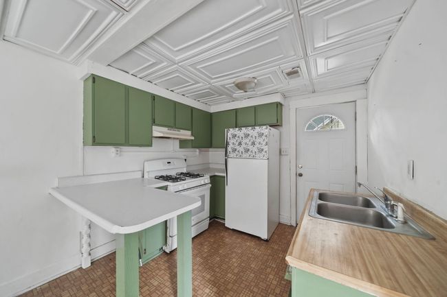 624 N Broad St, Home with 5 bedrooms, 3 bathrooms and 2 parking in Adrian MI | Image 23