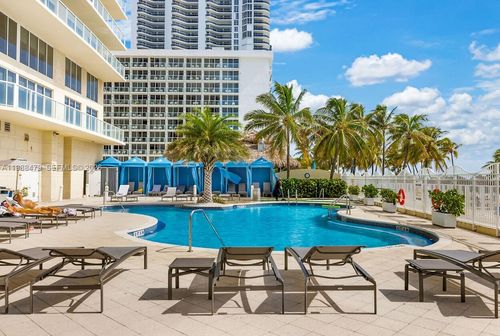 apt-2007-16699 Collins Ave, Sunny Isles Beach, FL, 33160-5417 | Card Image