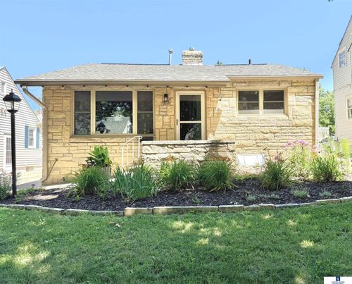 1818 Jefferson Ave, Lincoln, NE, 68502-3242 | Card Image