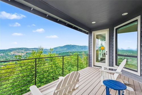 510 Viewcrest Dr Nw, Issaquah, WA, 98027-5007 | Card Image