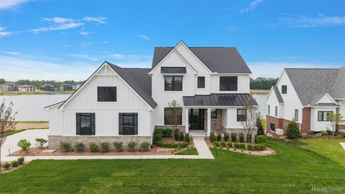 2691 Crystal Lake Dr, Commerce Township, MI, 48382-4275 | Card Image