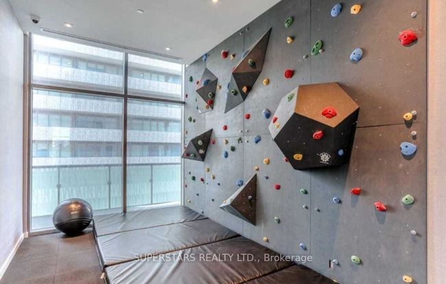 2413 - 50 Charles St E, Condo with 0 bedrooms, 1 bathrooms and null parking in Toronto ON | Image 29