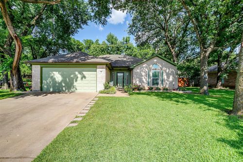 531 Lone Star St, Joshua, TX, 76058-6215 | Card Image