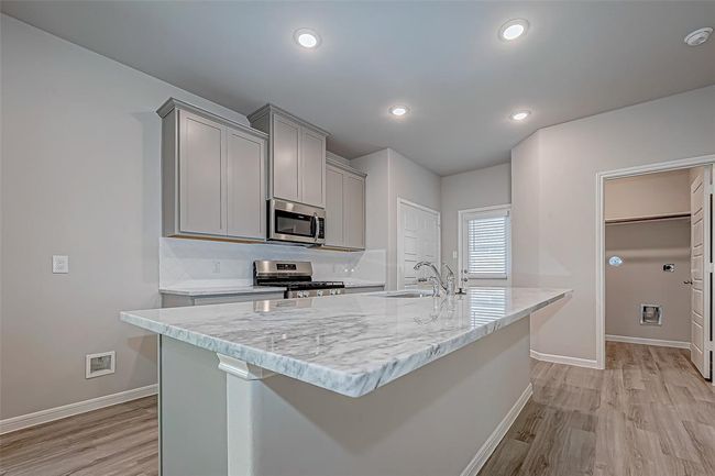 27076 Badger Way, House other with 3 bedrooms, 2 bathrooms and 2 parking in Magnolia TX | Image 14