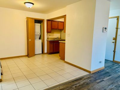 204 - 5450 W 127th Street, Condo with 2 bedrooms, 1 bathrooms and 2 parking in Alsip IL | Image 3