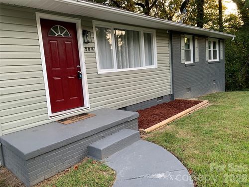 904 Stephens St, Greensboro, NC, 27406-2520 | Card Image