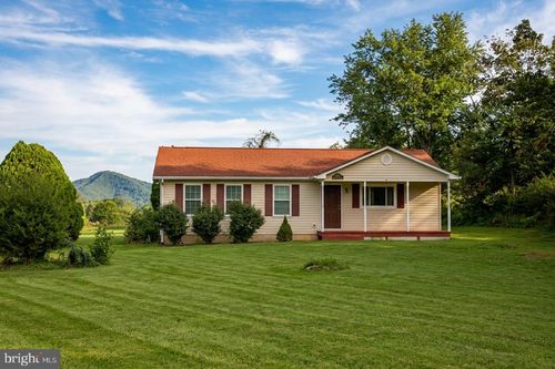 4443 Bentonville Rd, BENTONVILLE, VA, 22610-2605 | Card Image