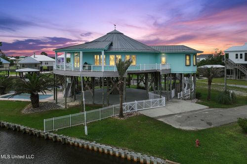 141 Janelle Dr, Bay Saint Louis, MS, 39520-9055 | Card Image