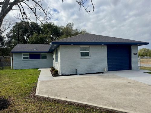 5502 Elm Tree Dr, Houston, TX, 77048-1842 | Card Image