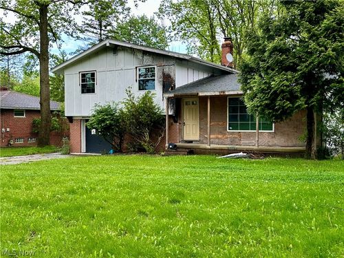 5319 Fairtree Rd, Bedford Heights, OH, 44146-1521 | Card Image