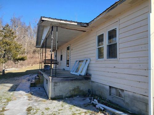 2221 Daywood Ln, Marion, VA, 24354 | Card Image