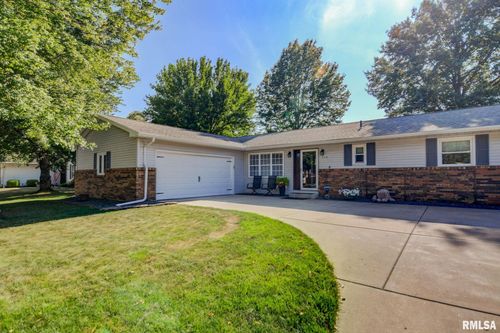 114 Velda St, Farmersville, IL, 62533-7849 | Card Image