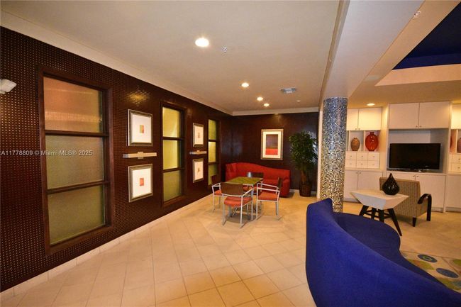 APT-429 - 6001 Sw 70 Th St, Condo with 3 bedrooms, 2 bathrooms and null parking in South Miami FL | Image 38