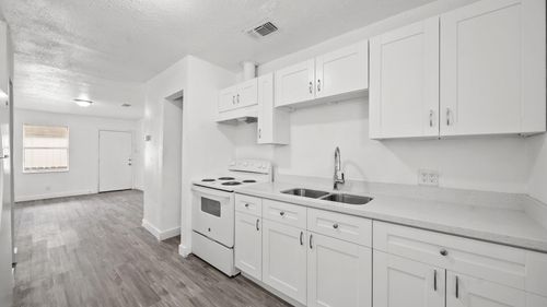 7819 Glass St, Houston, TX, 77016-6244 | Card Image