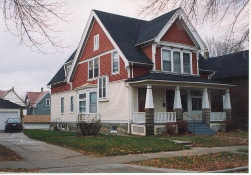 3357 N Bartlett Ave, Milwaukee, WI, 53211-3025 | Card Image