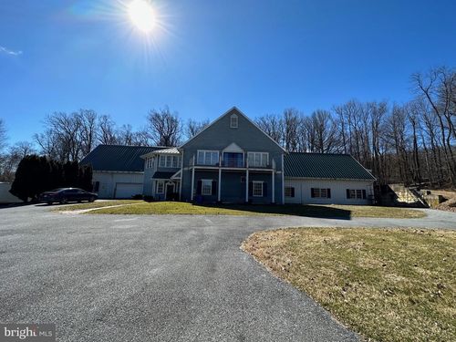 2 Brewery Ln, ELVERSON, PA, 19520-5002 | Card Image