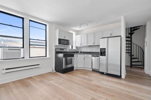 405-164 Ogden Ave, Jersey City, NJ, 07307-1333 | Card Image