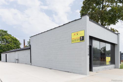 1219 E 11 Mile Rd, Royal Oak, MI, 48067-2049 | Card Image