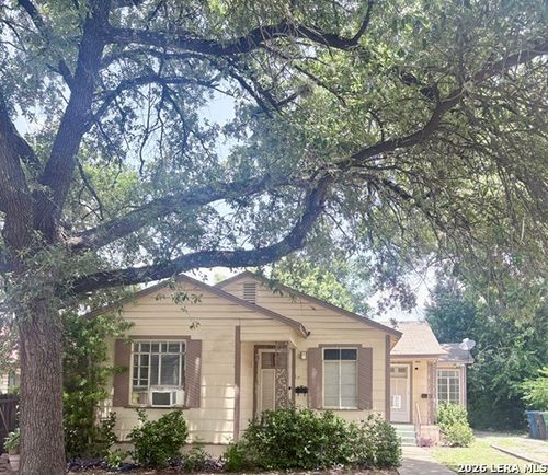 225 W Norwood Ct, San Antonio, TX, 78212-2339 | Card Image