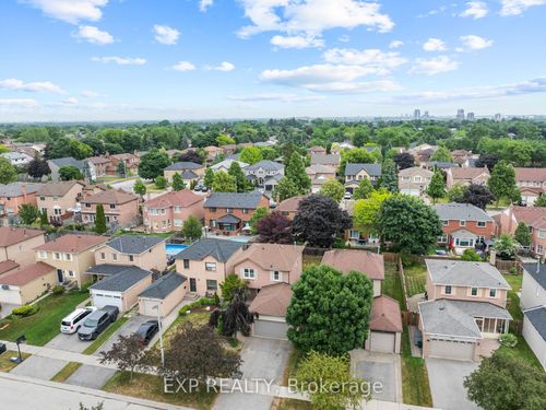 678 Beckworth Sq, Pickering, ON, L1V3X4 | Card Image