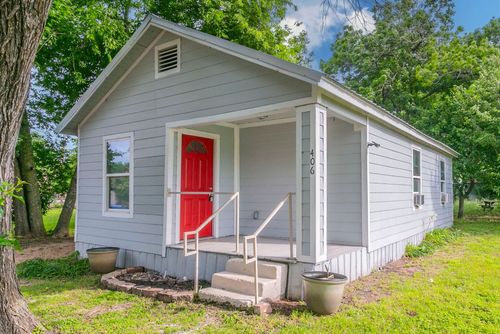406 W Tyson Ave, Cameron, TX, 76520-3965 | Card Image