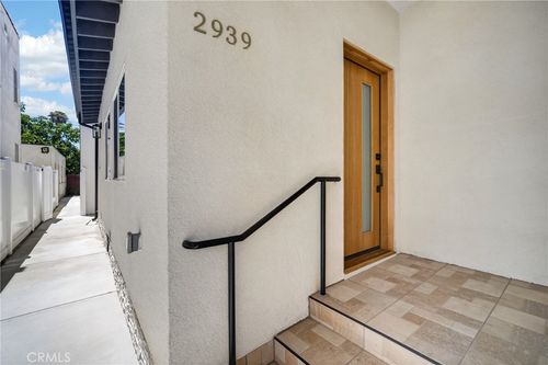 2939 10th Ave, Los Angeles, CA, 90018-2333 | Card Image