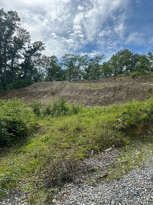 31 Walsh Ave, Auburn, MA, 01501-2447 | Card Image