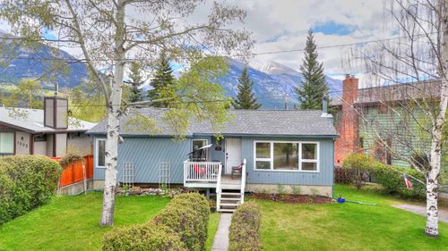 1001 9 Avenue, Canmore, AB, T1W1Z5 | Card Image