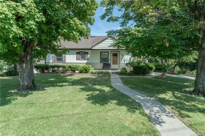 View of front facade featuring a front yard | Image 1