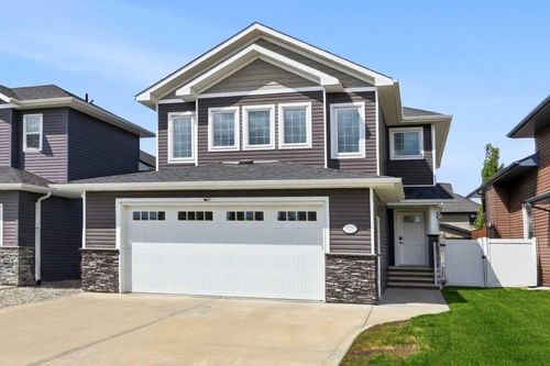 118 Viscount Dr, Red Deer, AB, T4R0M6 | Card Image