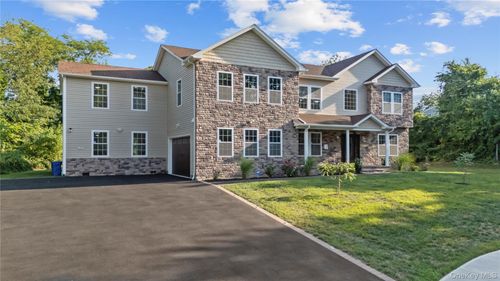 4 Coventry Ct, Wheatley Heights, NY, 11798-1422 | Card Image