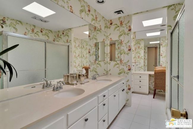 Primary bath | Image 20
