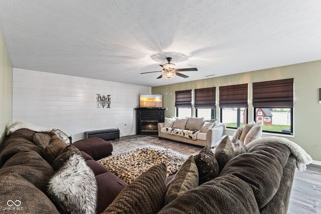 1792 Salina Dr, House other with 4 bedrooms, 3 bathrooms and null parking in Avon IN | Image 12