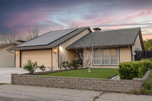8621 Oldwoods Way, Sacramento, CA, 95828 | Card Image