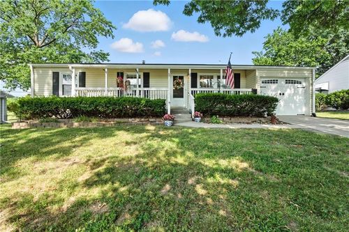 5530 N Flora Ave, Kansas City, MO, 64118-5725 | Card Image