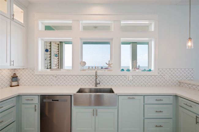 852 Lazy Ln, House other with 4 bedrooms, 3 bathrooms and 1 parking in Crystal Beach TX | Image 14