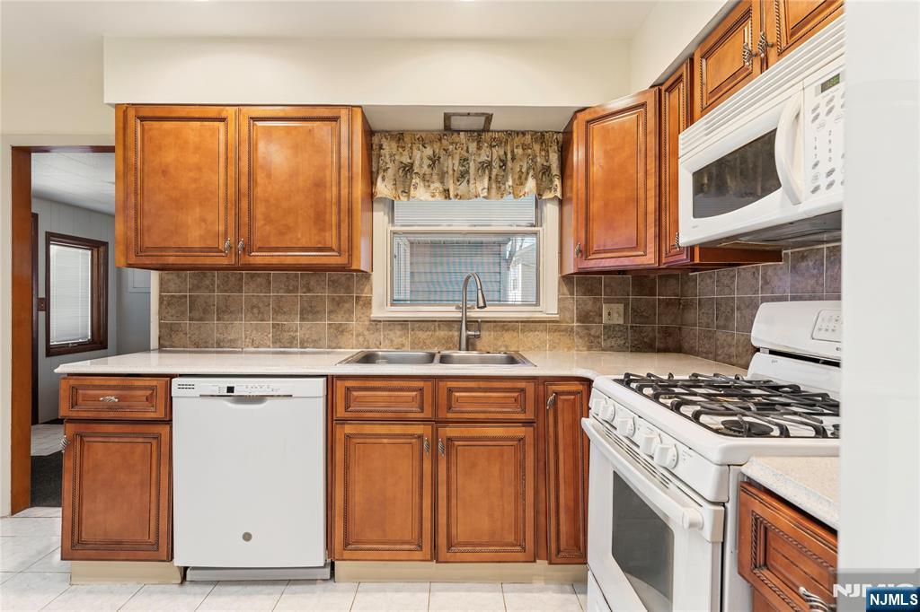 Residential in Par-troy Hills Twp. 3